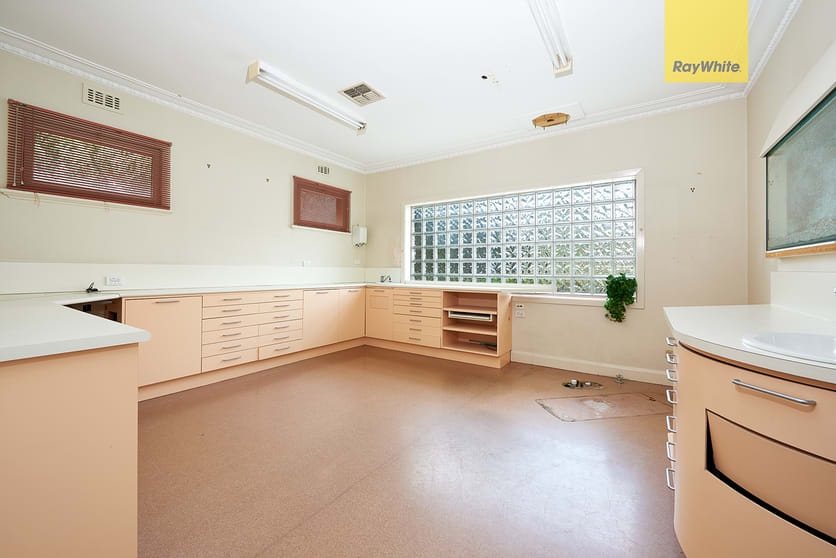 Click to view all images 105 Warrandyte Road Ringwood North VIC 3134 - Image 2