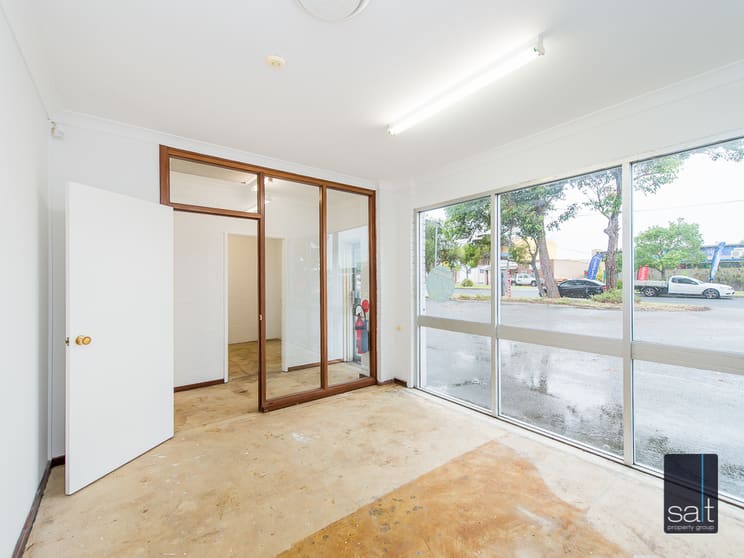 Click to view all images 10/14 Shields Crescent Booragoon WA 6154 - Image 3