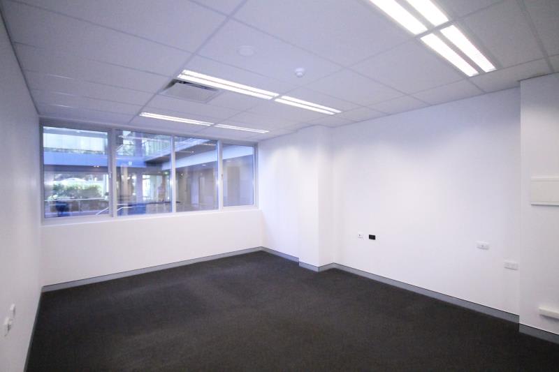 Click to view all images 32 Delhi Road Macquarie Park NSW 2113 - Image 1