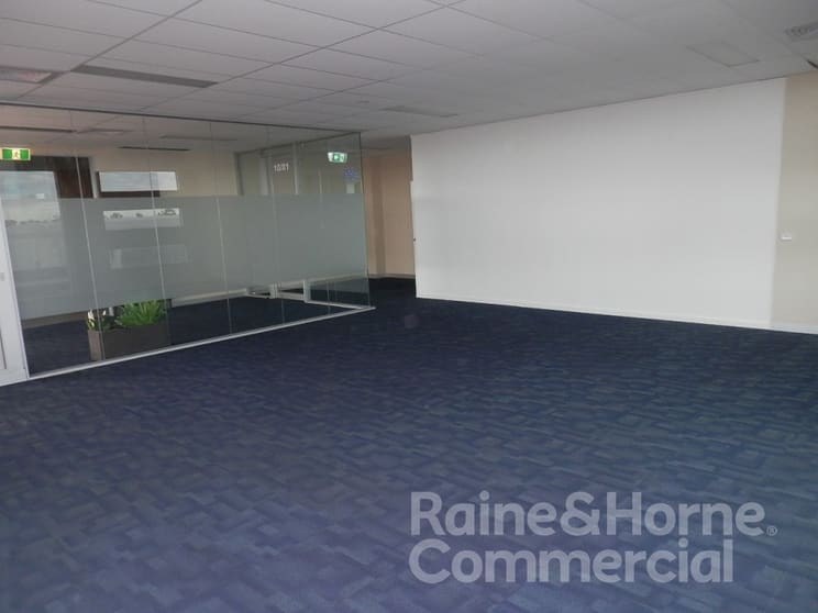 Click to view all images 8/81 Elgar Road Derrimut VIC 3030 - Image 2