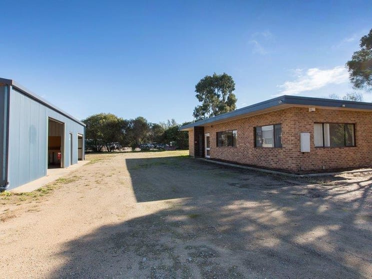 Click to view all images 2132 Frankston-Flinders Road Hastings VIC 3915 - Image 1