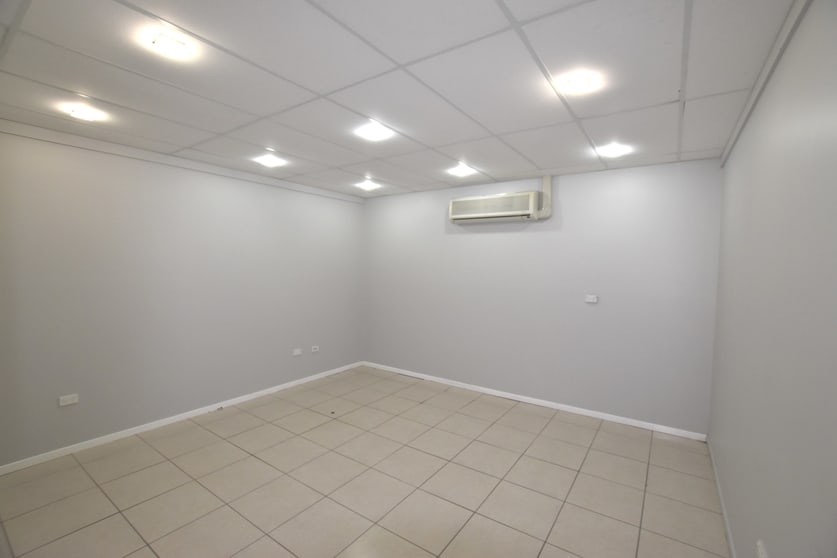 Click to view all images 3/13 Tank Street Gladstone Central QLD 4680 - Image 2