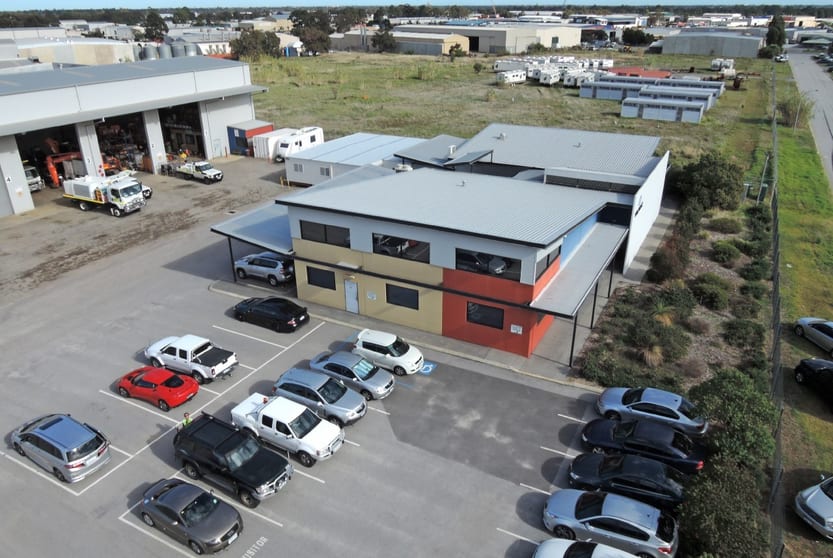 Click to view all images 32 Allott Way Maddington WA 6109 - Image 3