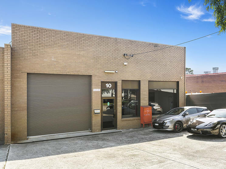 Click to view all images 10 Alfred Street Blackburn VIC 3130 - Image 2