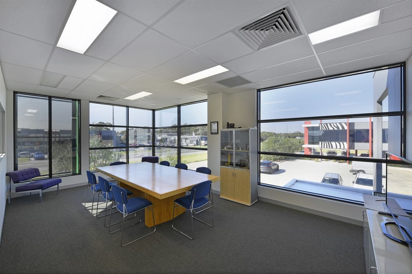 Click to view all images 252 Governor Road Braeside VIC 3195 - Image 3