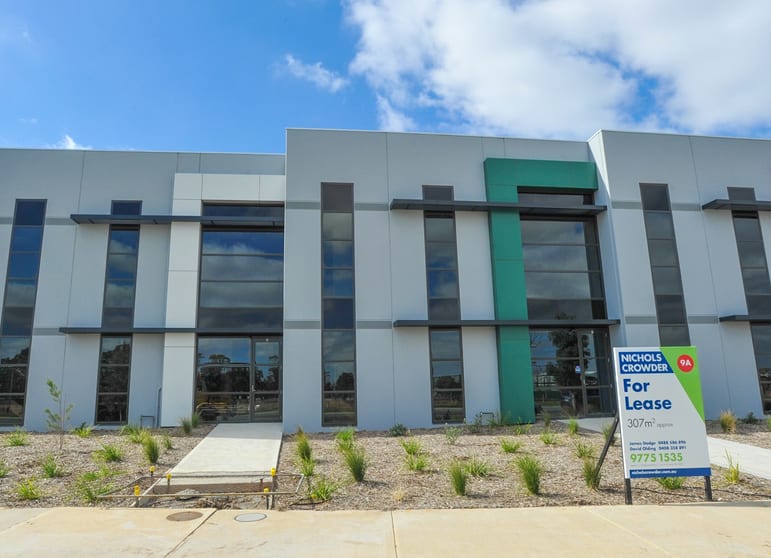 Click to view all images 9A Whitfield Boulevard Cranbourne VIC 3977 - Image 2