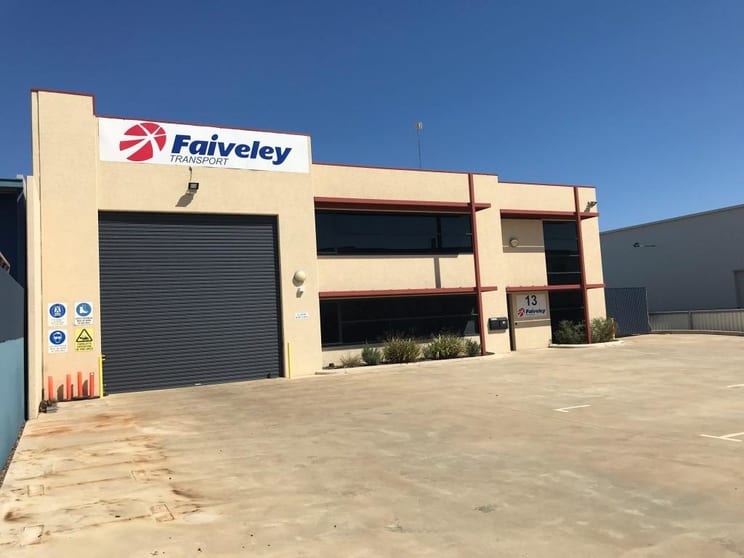 Click to view all images 13 Passmore Way Forrestfield WA 6058 - Image 3