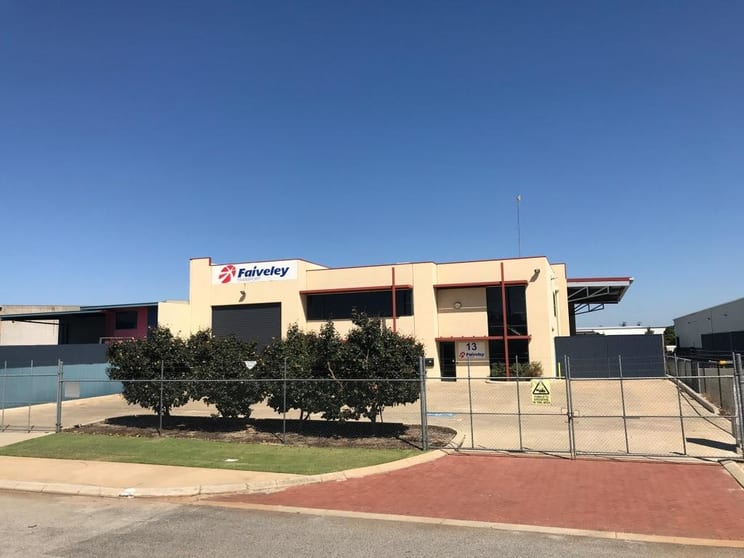 Click to view all images 13 Passmore Way Forrestfield WA 6058 - Image 1