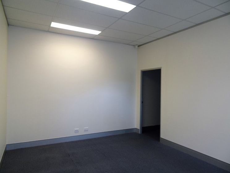 Click to view all images 3/98 Worrigee Street Nowra NSW 2541 - Image 2