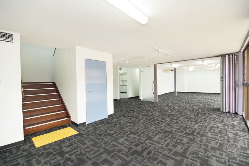 Click to view all images 2/68 Harries Road Coorparoo QLD 4151 - Image 3