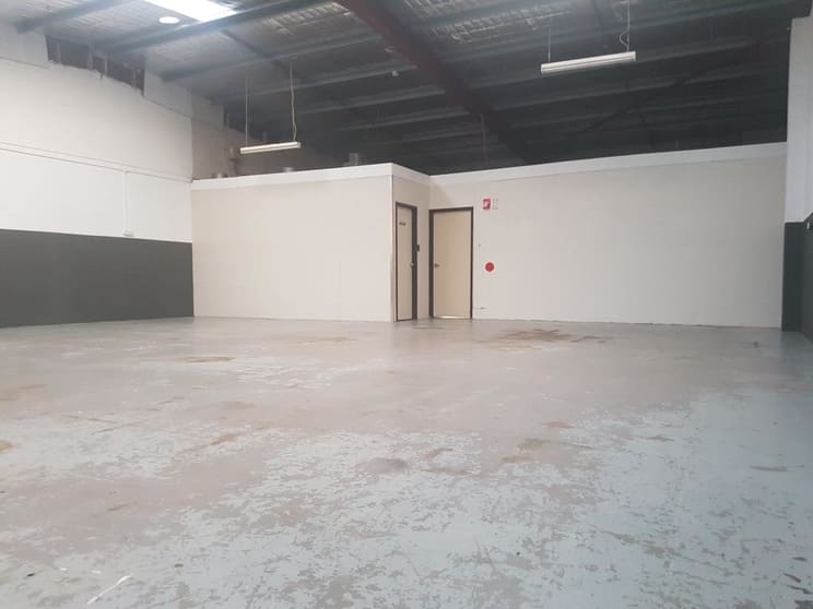 Click to view all images 2/32 Crompton Road Rockingham WA 6168 - Image 2