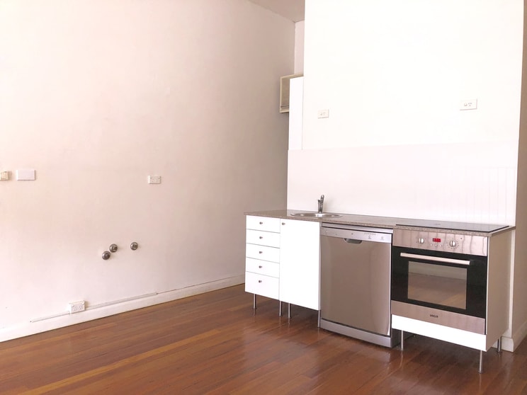 Click to view all images 2/2 Farnell Street Surry Hills NSW 2010 - Image 2