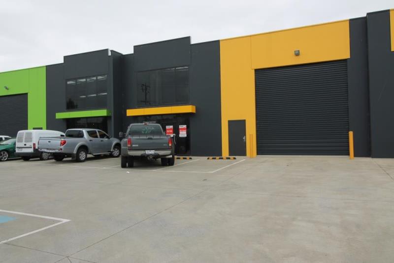 Click to view all images Unit 3/18-26 Bate Close Pakenham VIC 3810 - Image 1