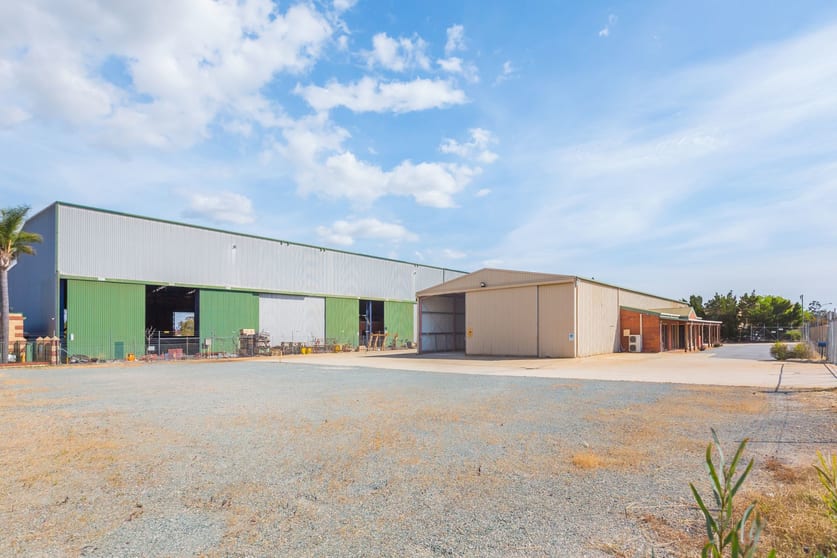 Click to view all images 7 Draper Place Kewdale WA 6105 - Image 2