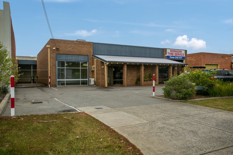 Click to view all images 33A Shields Crescent Booragoon WA 6154 - Image 2