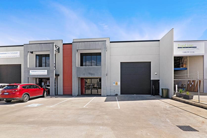 Click to view all images Unit 2, 23 Mordaunt Cct Canning Vale WA 6155 - Image 2