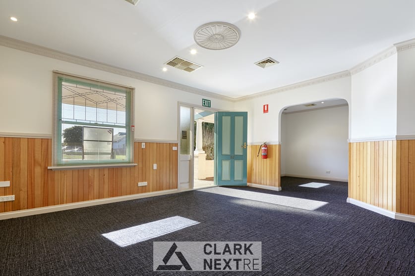 Click to view all images 52 Albert Street Warragul VIC 3820 - Image 3
