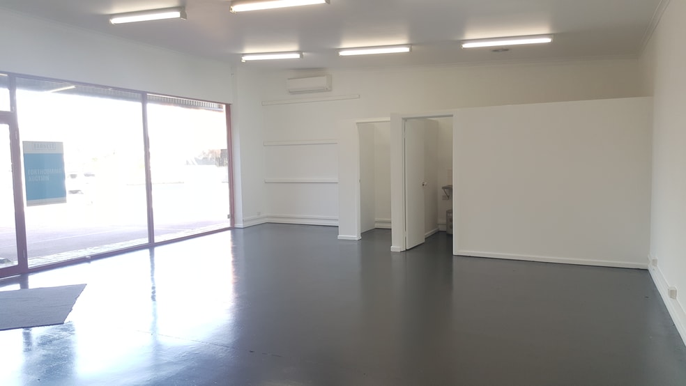 Click to view all images 5/368 Latrobe Terrace Geelong VIC 3220 - Image 2