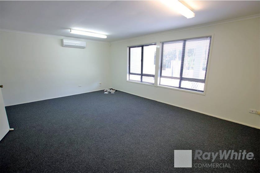 Click to view all images 312 Ferry Road Southport QLD 4215 - Image 3
