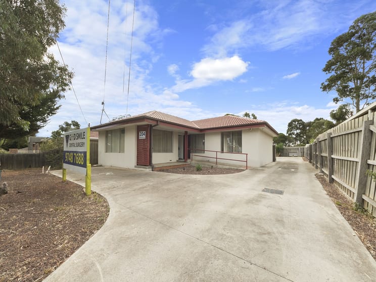 Click to view all images 204 Heaths Road Hoppers Crossing VIC 3029 - Image 2