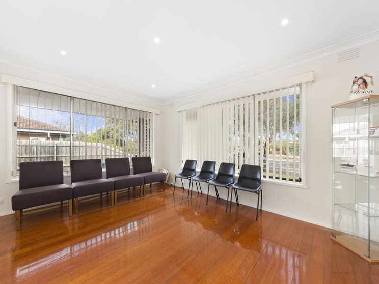 Click to view all images 204 Heaths Road Hoppers Crossing VIC 3029 - Image 1