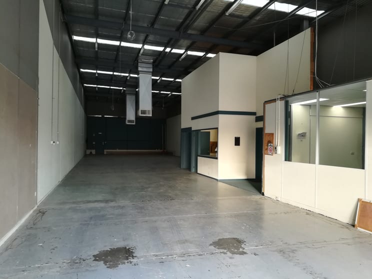 Click to view all images 2/18 Laser Drive Rowville VIC 3178 - Image 2