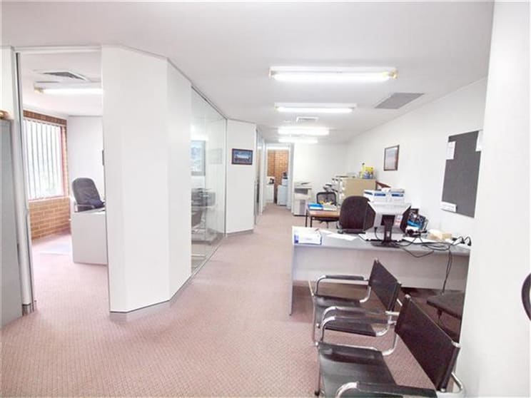 Click to view all images (Unit 3)/2 Smith Street Charlestown NSW 2290 - Image 3