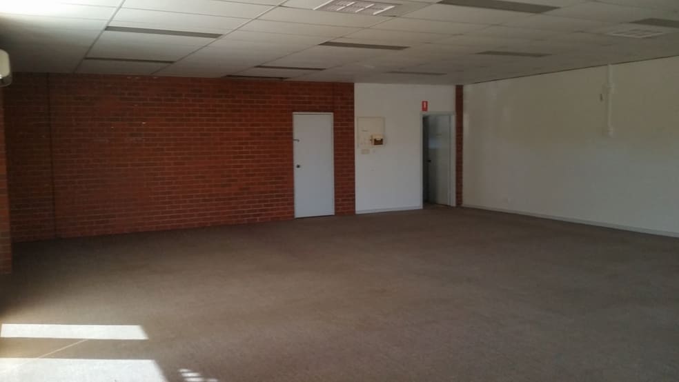 Click to view all images 2/9 Sturt Highway Buronga NSW 2739 - Image 2