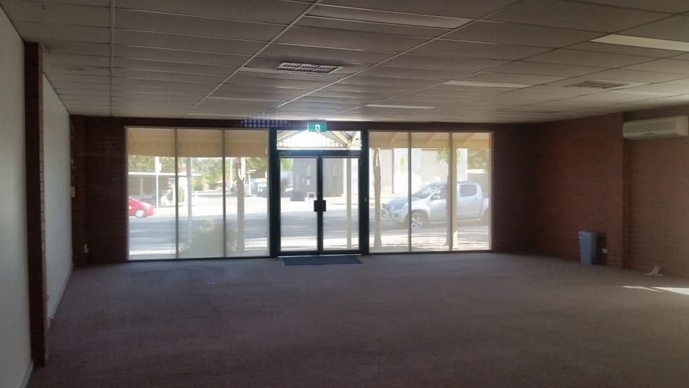 Click to view all images 2/9 Sturt Highway Buronga NSW 2739 - Image 3