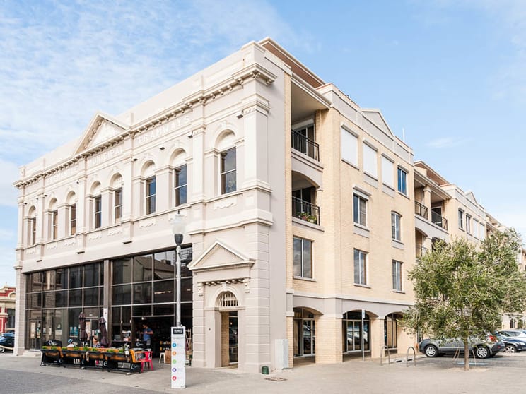 Click to view all images 4/1 High Street Fremantle WA 6160 - Image 1