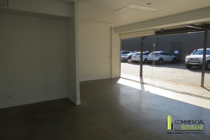 Click to view all images 1/146 Racecourse Road Ascot QLD 4007 - Image 3