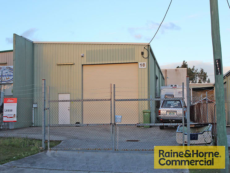 Click to view all images 18 Cameron Street Clontarf QLD 4019 - Image 2