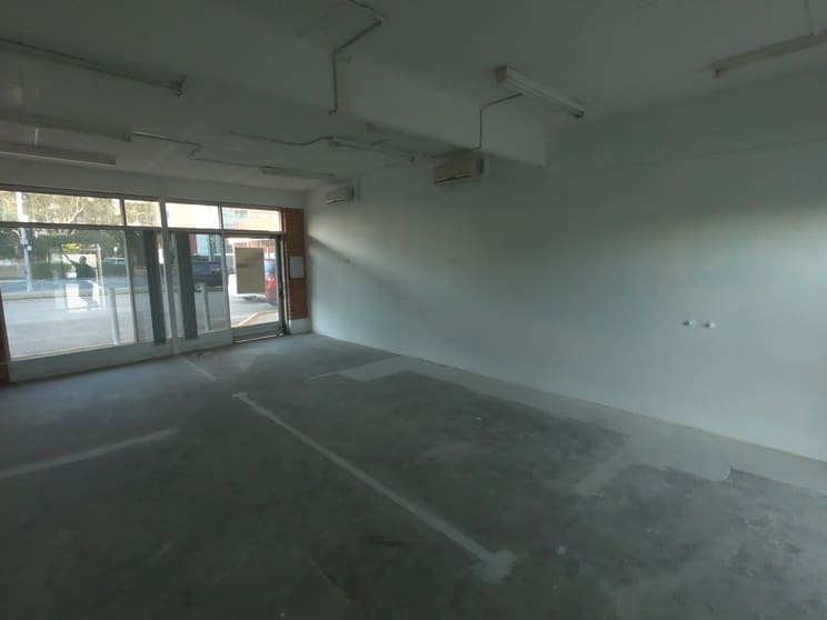 Click to view all images 5/107 Anzac Avenue Redcliffe QLD 4020 - Image 3