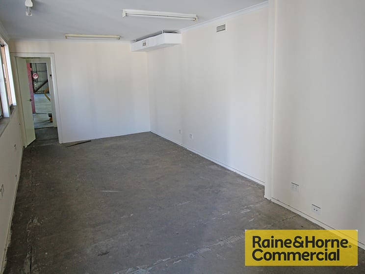 Click to view all images 3A/919-925 Nudgee Road Banyo QLD 4014 - Image 3