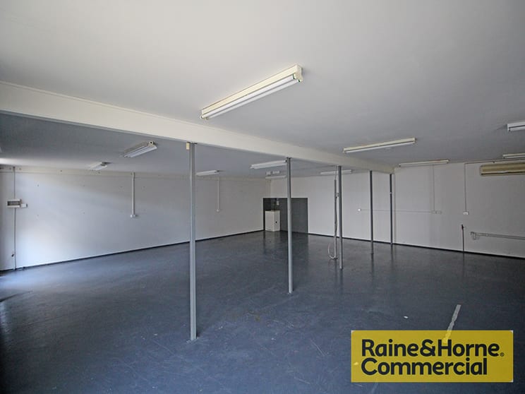 Click to view all images 2&3/115 Robinson Road Geebung QLD 4034 - Image 2