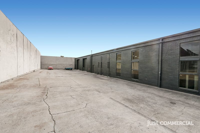 Click to view all images 68 Parkhurst Drive Knoxfield VIC 3180 - Image 2