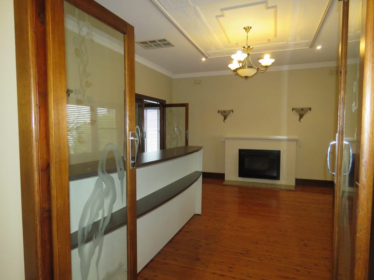Click to view all images 117 Hume Street Wodonga VIC 3690 - Image 3