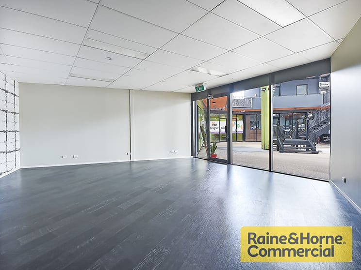 Click to view all images 4/40-44 Blackwood Street Mitchelton QLD 4053 - Image 3