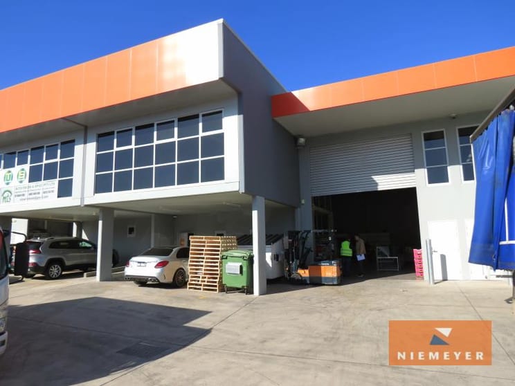 Click to view all images 3 - 11 Hallmark Street Pendle Hill NSW 2145 - Image 1