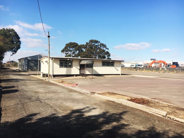 Click to view all images 12 Terror Street Keilor Park VIC 3042 - Image 3