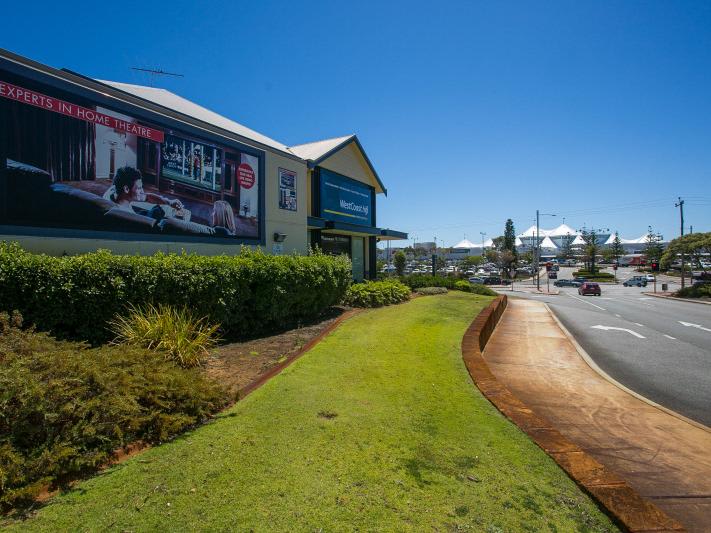 Click to view all images 2/181 Winton Road Joondalup WA 6027 - Image 3