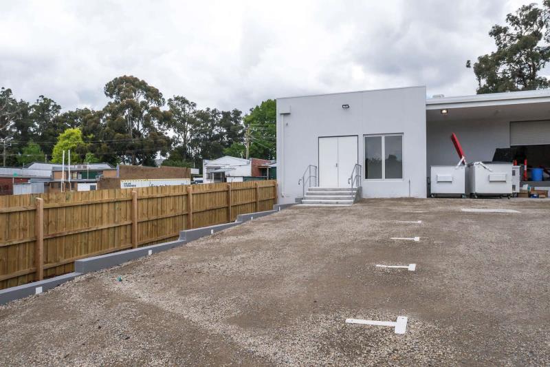 Click to view all images 51A Main Road Monbulk VIC 3793 - Image 3