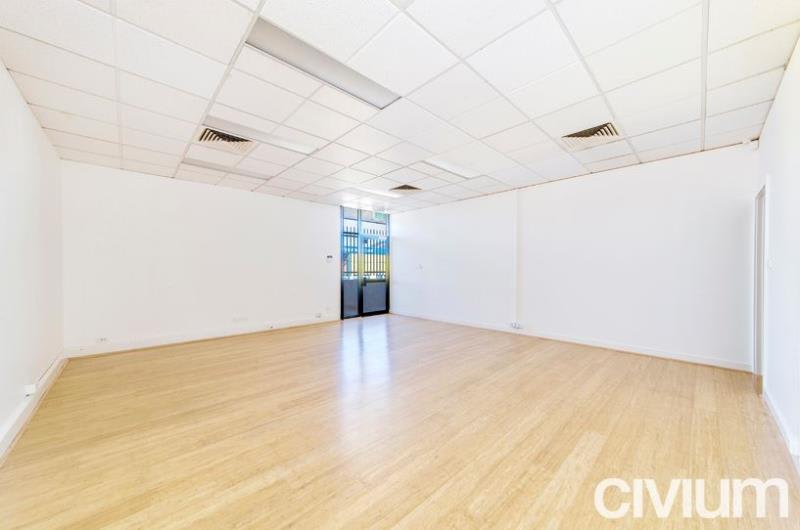 Click to view all images 32 Botany Street Phillip ACT 2606 - Image 2
