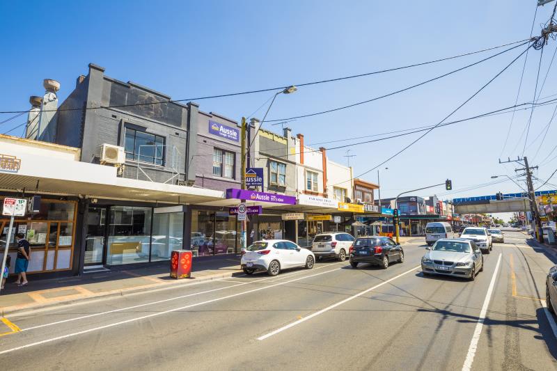 Click to view all images 71 Koornang Road Carnegie VIC 3163 - Image 2