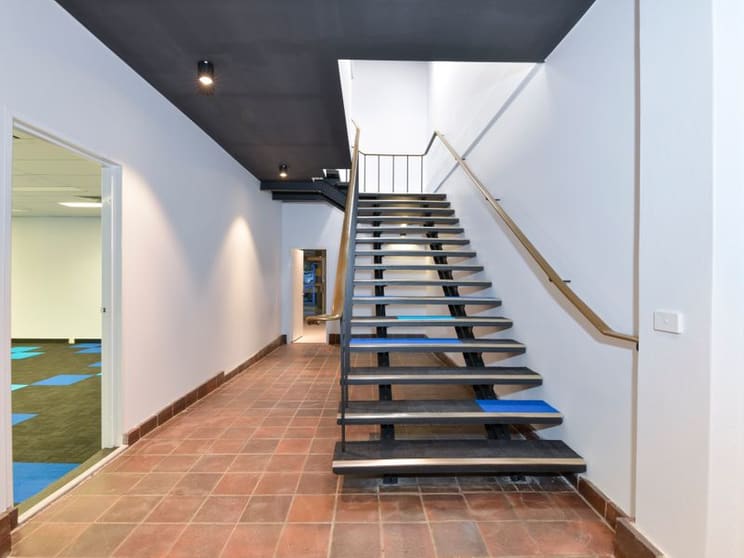 Click to view all images 2/757 Canning Highway Applecross WA 6153 - Image 3