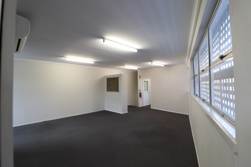 Click to view all images 2 Davenport Street, Southport QLD 4215 - Image 3