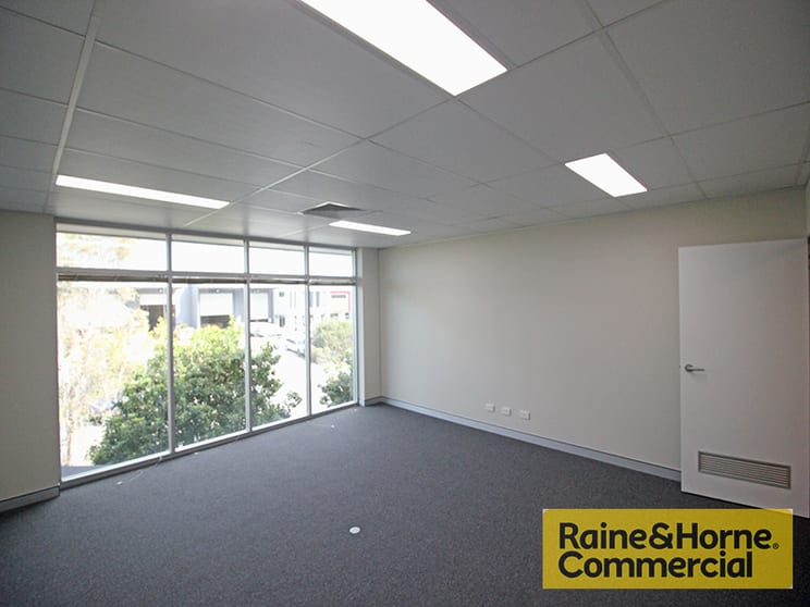 Click to view all images 7/10 Depot Street Banyo QLD 4014 - Image 2