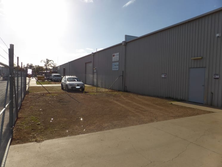 Click to view all images 741A Fifteenth Street Mildura VIC 3500 - Image 3