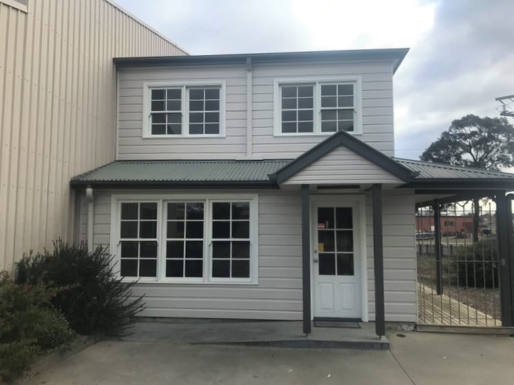 Click to view all images Unit 2/2-16 O'Sullivan Place Goulburn NSW 2580 - Image 1