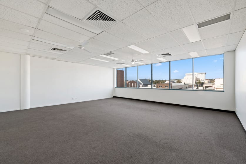 Level 2 Suite 3/516 Ruthven Street Toowoomba City QLD 4350 - Image 1